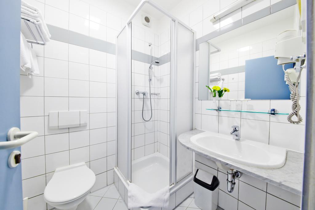 Hotel Tulipan Prŭhonice Dış mekan fotoğraf