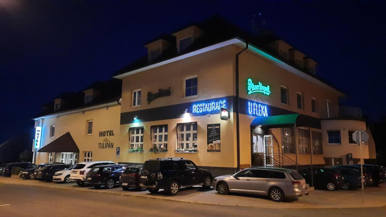 Hotel Tulipan Prŭhonice Dış mekan fotoğraf