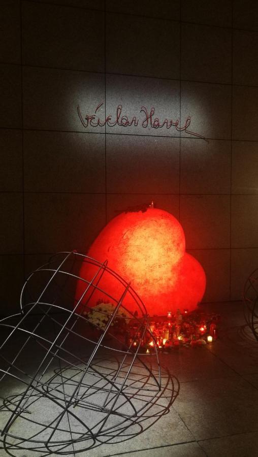 Hotel Tulipan Prŭhonice Dış mekan fotoğraf