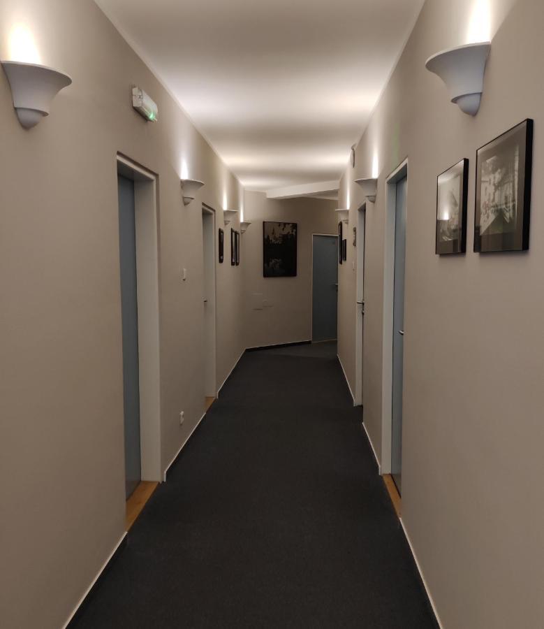 Hotel Tulipan Prŭhonice Dış mekan fotoğraf