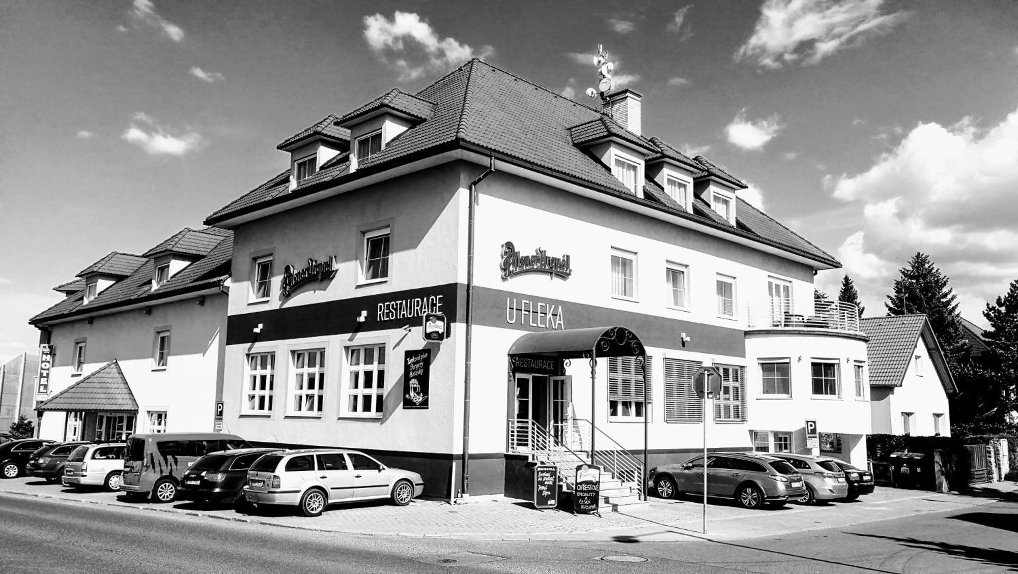 Hotel Tulipan Prŭhonice Dış mekan fotoğraf
