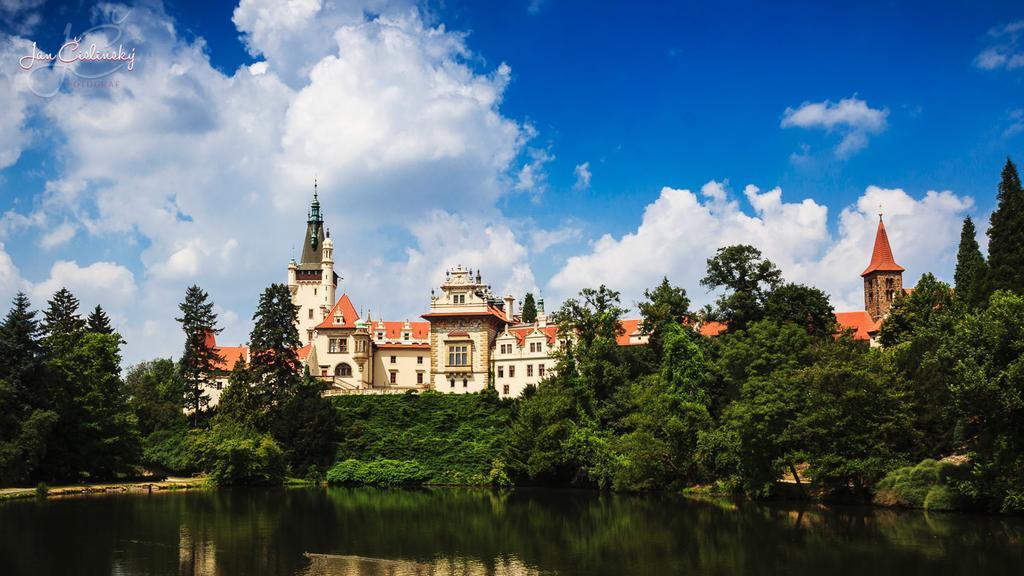 Hotel Tulipan Prŭhonice Dış mekan fotoğraf