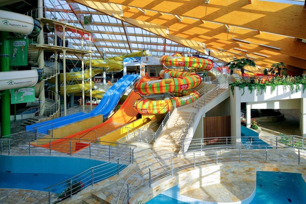 Hotel Tulipan Prŭhonice Dış mekan fotoğraf